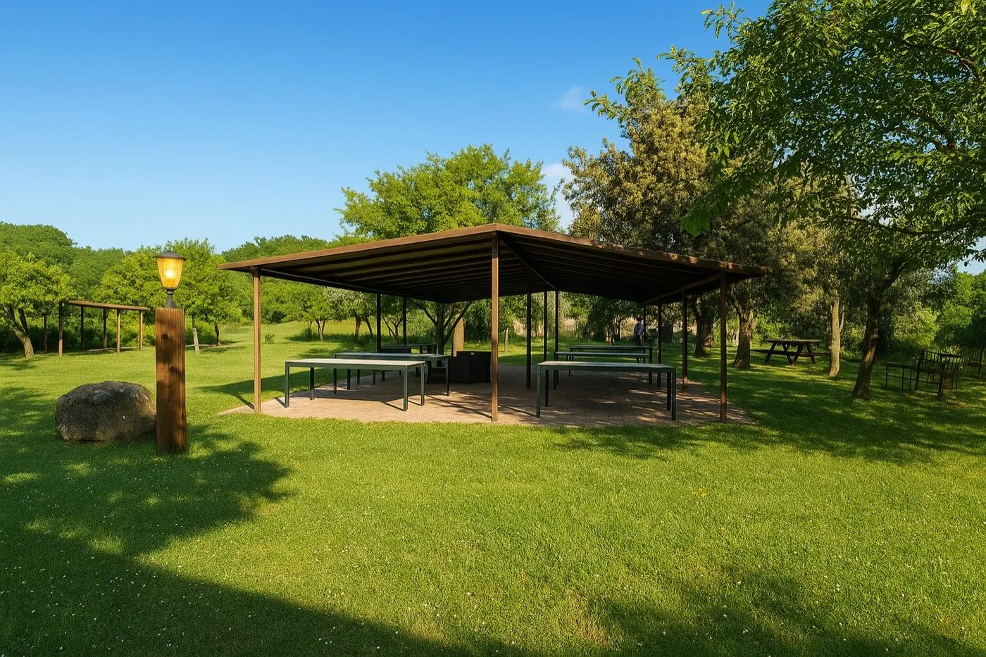 Pergola esterna per eventi nel parco