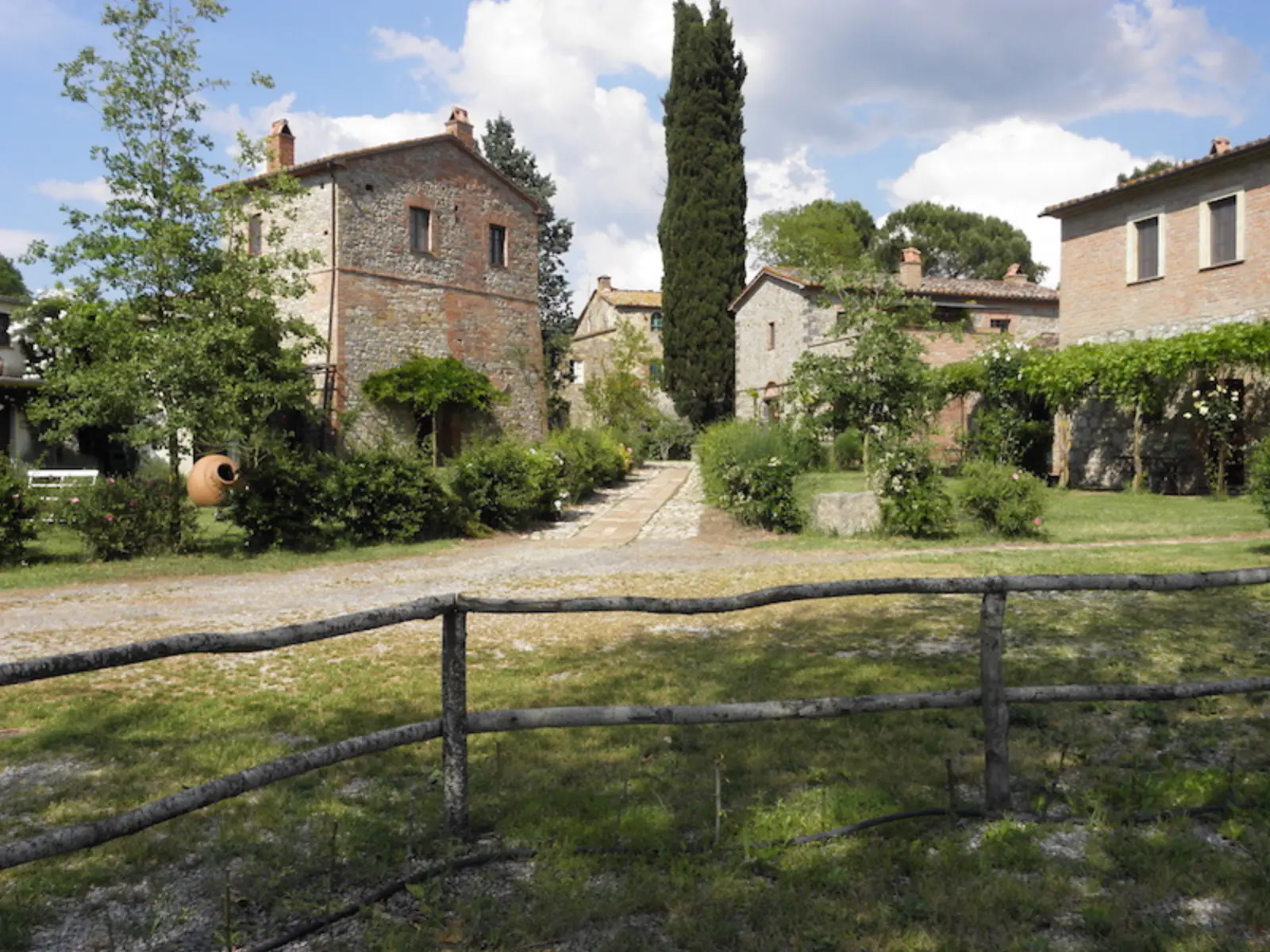 Borgo · scorci e dettagli