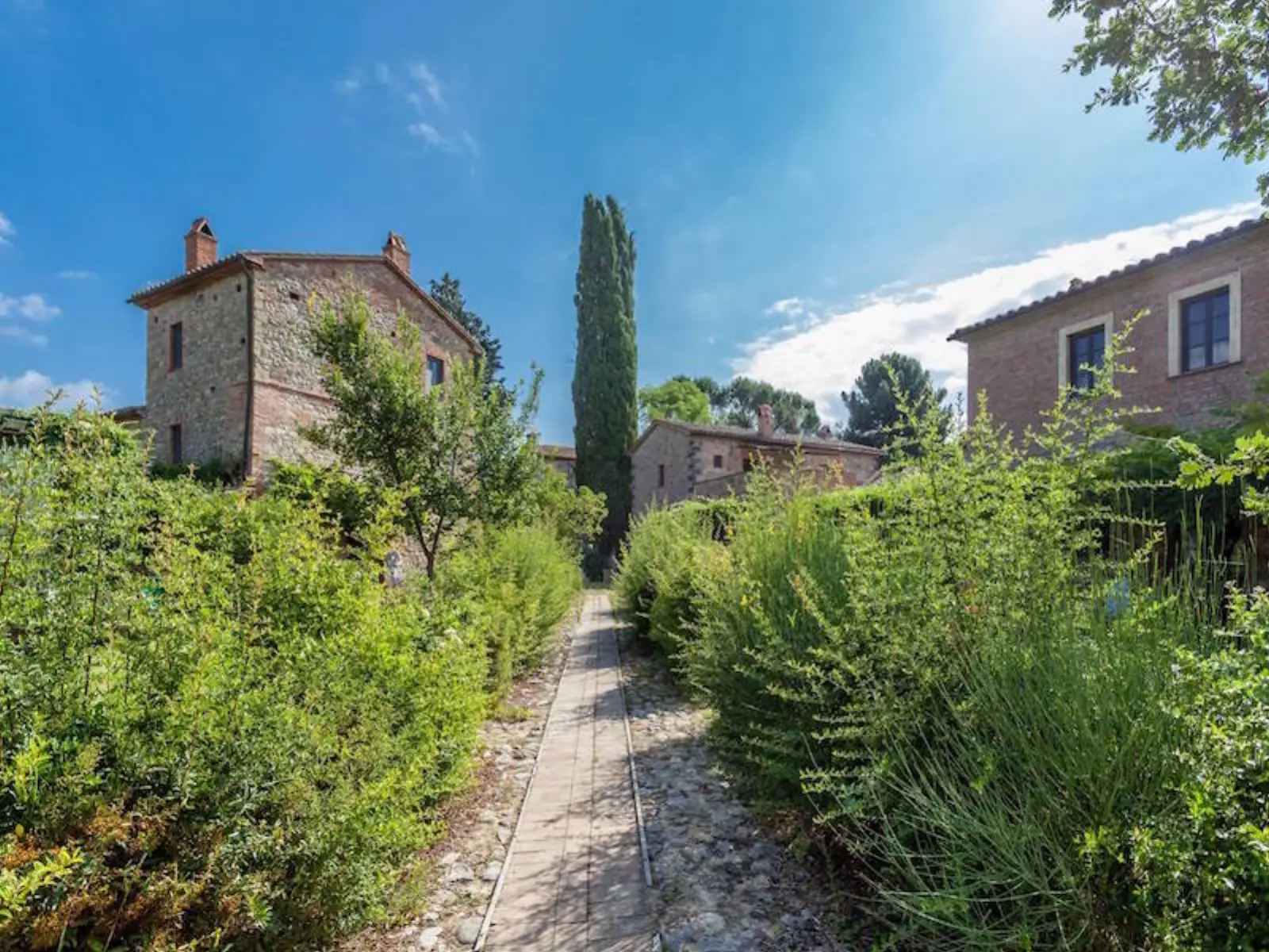 Borgo · scorci e dettagli